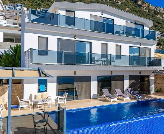 Kaş Bezirgan'da Göz Alıcı Manzaralı, Sonsuzluk Havuzlu, 4+1 Villa - 1