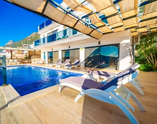 Kaş Bezirgan'da Göz Alıcı Manzaralı, Sonsuzluk Havuzlu, 4+1 Villa - 2