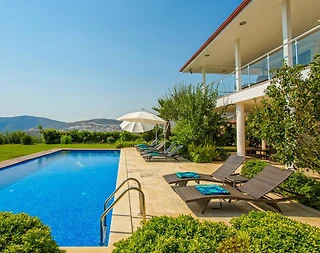 Kaş Bezirgan'da Harika Bahçeli ve Deniz Manzaralı, 11 Kişilik, Lüks Villa - 1