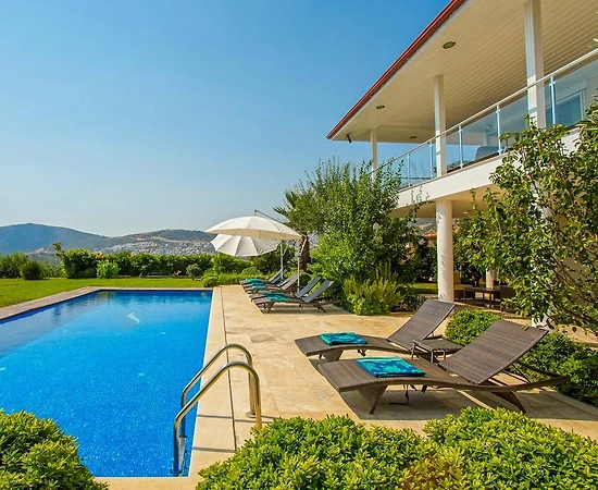 Kaş Bezirgan'da Harika Bahçeli ve Deniz Manzaralı, 11 Kişilik, Lüks Villa - 1