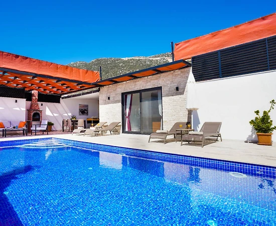 Kaş Bezirgan'da Huzurlu Doğada, Özel Havuzlu, 2+1 Konforlu Villa - 1