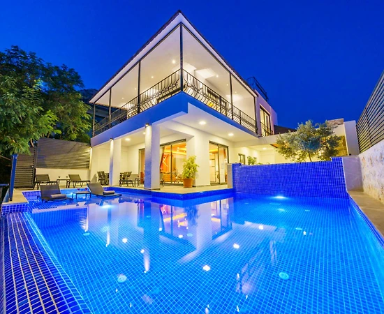 Kaş Bezirgan'da Kalabalık Ailelere Uygun, Özel Havuzlu, Ferah Villa - 1