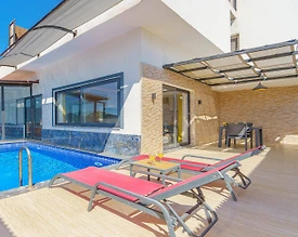 Kaş Bezirgan'da Merkezi Konumda, Özel Havuzlu, Balayı Villası - 2