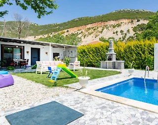 Kaş Bezirgan'da Minimalist Tasarımlı, Özel Havuzlu, Bahçeli Villa - 5