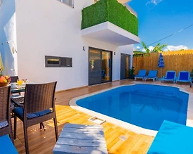 Kaş Bezirgan'da Minimalist Tasarımlı, Özel Havuzlu, Balayı Villası - 2