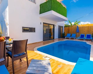 Kaş Bezirgan'da Minimalist Tasarımlı, Özel Havuzlu, Balayı Villası - 2