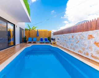 Kaş Bezirgan'da Minimalist Tasarımlı, Özel Havuzlu, Balayı Villası - 3