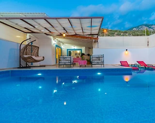 Kaş Bezirgan'da Minimalist Tasarımlı, Özel Havuzlu, Konforlu Villa - 3