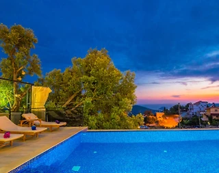 Kaş Bezirgan'da Muhteşem Deniz Manzaralı, Özel Havuzlu, 7 Kişilik Villa - 3