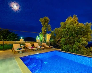 Kaş Bezirgan'da Muhteşem Deniz Manzaralı, Özel Havuzlu, 7 Kişilik Villa - 4