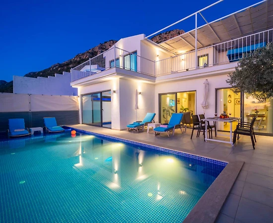 Kaş Bezirgan'da Muhteşem Deniz Manzaralı, Özel Havuzlu, Kiralık Villa - 1
