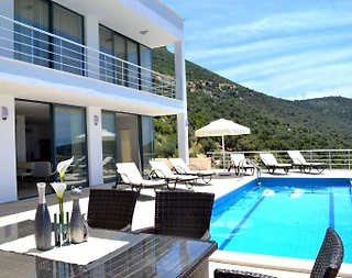 Kaş Bezirgan'da Muhteşem Deniz Manzaralı, Sonsuzluk Havuzlu, Şık Villa - 2