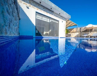 Kaş Bezirgan'da Muhteşem Doğada, Isıtmalı Havuzlu, Modern Villa - 2