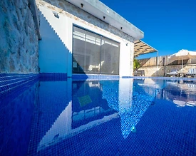 Kaş Bezirgan'da Muhteşem Doğada, Isıtmalı Havuzlu, Modern Villa - 2