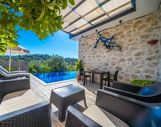 Kaş Bezirgan'da Muhteşem Doğada, Isıtmalı Havuzlu, Modern Villa - 5