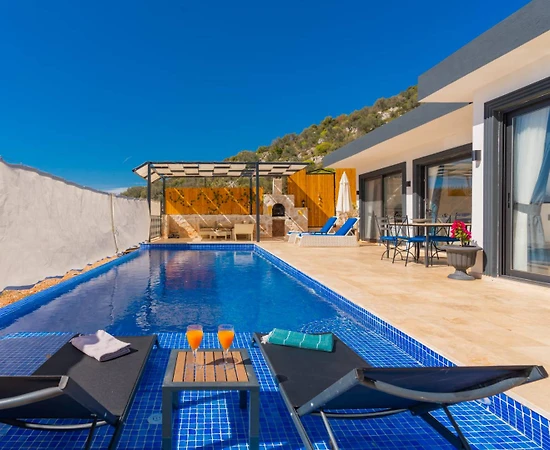Kaş Bezirgan'da Muhteşem Doğada, Özel Havuzlu, Muhafazakar Villa - 1