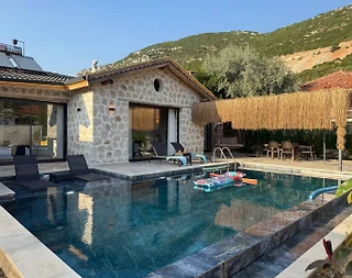 Kaş Bezirgan'da Muhteşem Doğada, Özel Havuzlu, Kiralık Taş Villa - 1