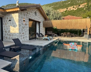 Kaş Bezirgan'da Muhteşem Doğada, Özel Havuzlu, Kiralık Taş Villa - 2