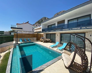 Kaş Bezirgan'da Muhteşem Manzaralı, Özel Havuzlu, Kiralık Villa - 1
