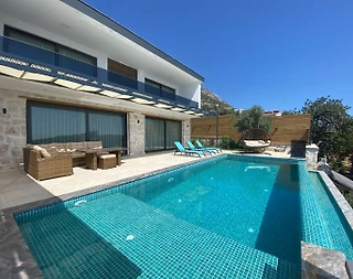 Kaş Bezirgan'da Muhteşem Manzaralı, Özel Havuzlu, Kiralık Villa - 2