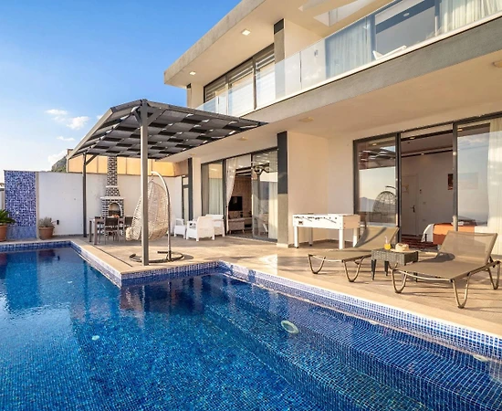 Kaş Bezirgan'da Muhteşem Manzaralı, Özel Havuzlu, Konforlu Villa - 1