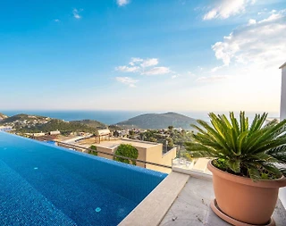 Kaş Bezirgan'da Muhteşem Manzaralı, Özel Havuzlu, Konforlu Villa - 4