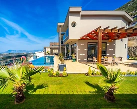 Kaş Bezirgan'da Nezih Konumda, Özel Havuzlu, Olanaklı Villa - 2
