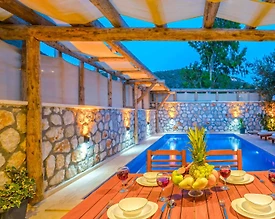 Kaş Bezirgan'da Otantik Tasarımlı, Özel Havuzlu, 4 Kişilik Villa - 2