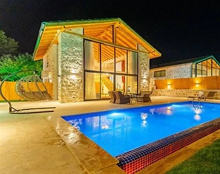 Kaş Bezirgan'da Otantik Tasarımlı, Özel Havuzlu, Ferah Taş Ev - 1