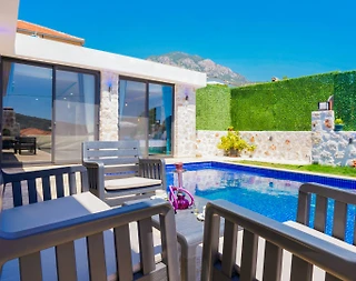 Kaş Bezirgan'da Otantik Tasarımlı, Özel Havuzlu, Jakuzili Villa - 2