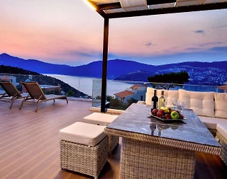 Kaş Bezirgan'da Panoramik Deniz Manzaralı, Özel Havuzlu, Şık Villa - 5