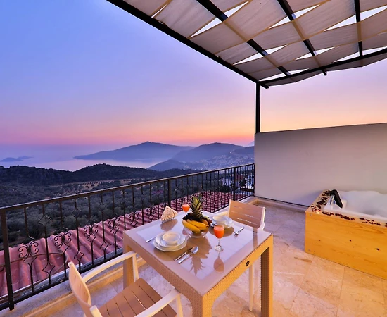 Kaş Bezirgan'da Sakin Konumda, 2 Kişilik, Kiralık Suit - 1