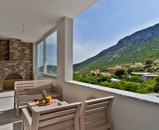 Kaş Bezirgan'da Sakin Konumda, Doğa Manzaralı, Kiralık Daire - 1