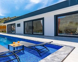 Kaş Bezirgan'da Sakin Konumda, Özel Havuzlu, Modern Villa - 2