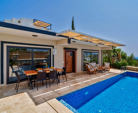 Kaş Bezirgan'da Sakin Konumda, Özel Havuzlu, Şık Villa - 1