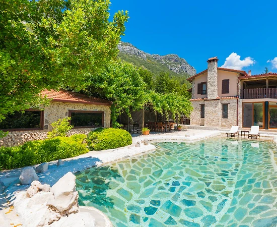 Kaş Bezirgan'da Saunalı, Özel Havuzlu, Tuz ve Buhar Odalı, Bahçeli Villa - 1