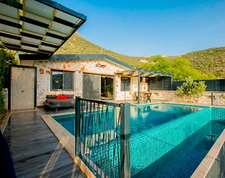 Kaş Bezirgan'da Yemyeşil Bahçeli, Özel Havuzlu, 1+1 Villa - 1