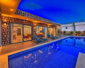 Kaş Çavdır'da Çocuk Oyun Alanlı, Özel Havuzlu, Geniş Bahçeli Villa - 2