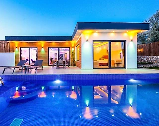 Kaş Çavdır'da Çocuk Oyun Alanlı, Özel Havuzlu, Korunaklı Villa - 1