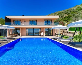 Kaş Çavdır'da Doğa İle İç İçe, Özel Havuzlu, Geniş Villa - 1