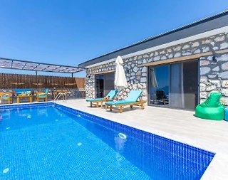Kaş Aklar'da Doğayla Baş Başa, Özel Havuzlu, Modern Villa - 1