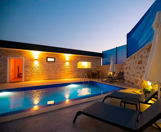 Kaş Çavdır'da Geniş Ailelere Uygun, Özel Havuzlu, Kiralık Villa - 1