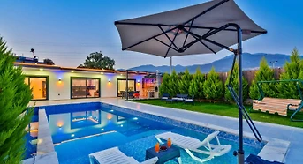 Kaş Çavdır'da Geniş Alanlara Sahip, Özel Havuzlu, Konforlu Villa