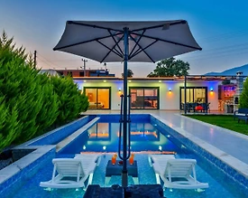 Kaş Çavdır'da Geniş Alanlara Sahip, Özel Havuzlu, Konforlu Villa - 3