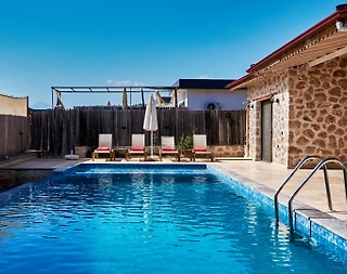Kaş Çavdır'da Huzurlu Konumda, Özel Havuzlu, Taş Mimarili Villa - 4