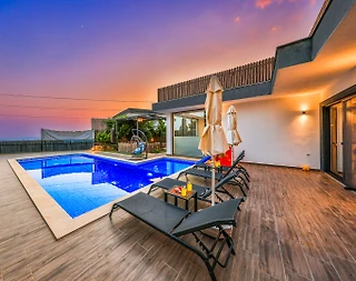 Kaş Çavdır'da Modern Tasarımlı, Açık ve Kapalı Havuzlu, Kiralık Villa - 2