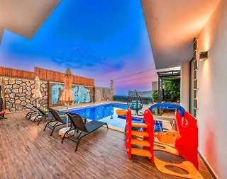 Kaş Çavdır'da Modern Tasarımlı, Açık ve Kapalı Havuzlu, Kiralık Villa - 4
