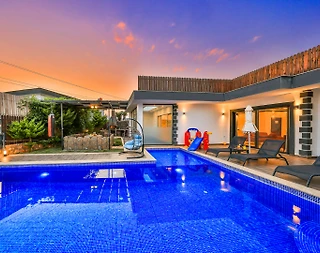 Kaş Çavdır'da Modern Tasarımlı, Açık ve Kapalı Havuzlu, Kiralık Villa - 5