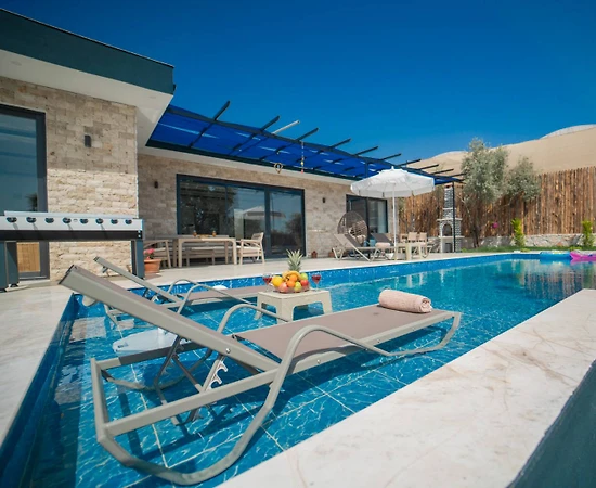 Kaş Çavdır'da Modern Tasarımlı, Özel Havuzlu, Konforlu Villa - 1