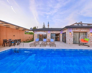 Kaş Çavdır'da Otantik Tasarımlı, Özel Havuzlu, Muhafazakar Villa - 1